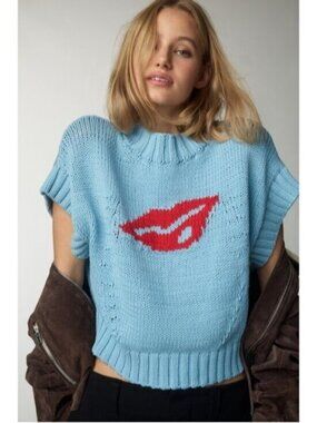 NWT Size L -The Pippa Mock-Neck Sweater by Maeve Extended Shoulder Lips Print